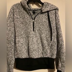 Black and grey Cozy sweatshirt